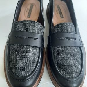 Ladies Clark's Collection size 8 soft Cushion shoe